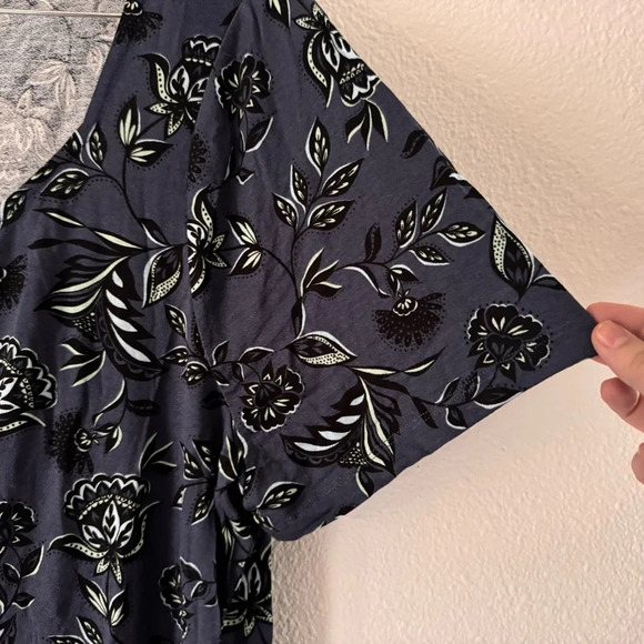 Lane Bryant Plus Size Floral Sweetheart Neck Tunic Tee 22/24 Casual Chic - Picture 8 of 11